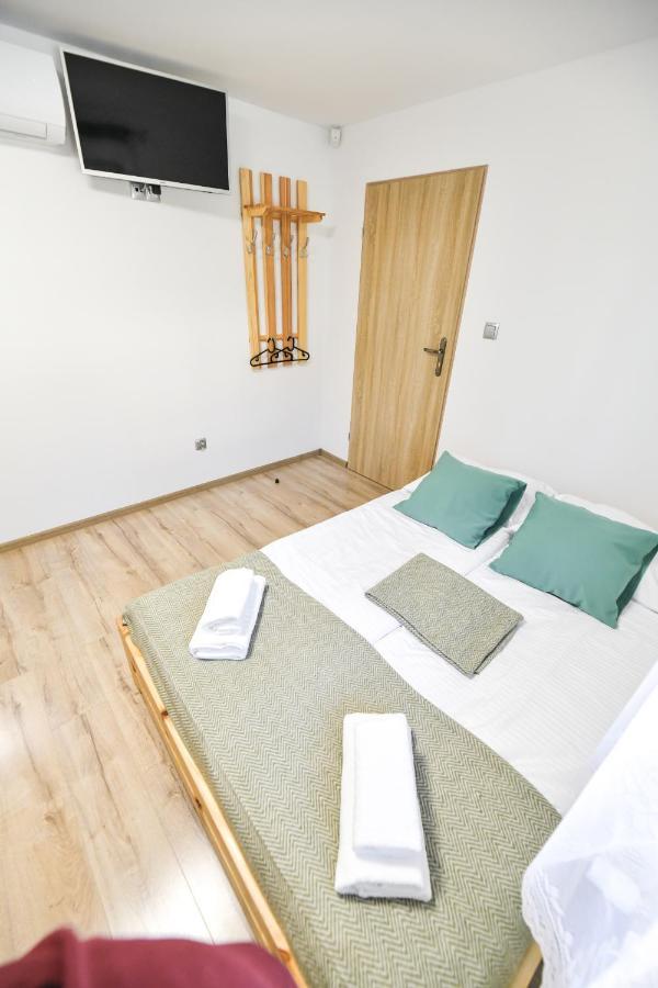 Ferienwohnung Toffee House Zator Exterior foto